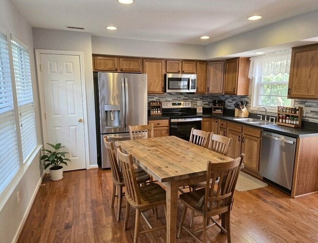 127 Park Place Dr in Morgantown, WV - Foto de edificio - Building Photo