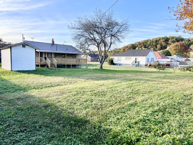 818 Mulberry St in Elizabethton, TN - Building Photo - Building Photo