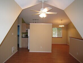 1102 Fairmount Ave S in Salem, OR - Building Photo - Building Photo