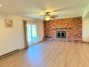 225 Greenwave Blvd in Kingston, PA - Building Photo - Building Photo