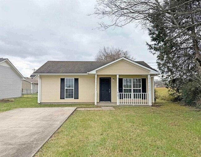 property at 915 State Line Rd