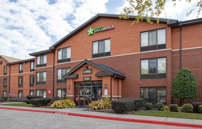 Furnished Studio-Houston Northwest - Hwy. in Houston, TX - Building Photo - Building Photo