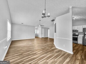 5855 Creekside Dr in Rex, GA - Building Photo - Building Photo