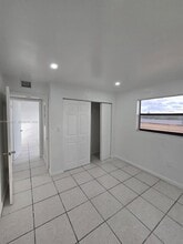 2727 NW 17th Terrace in Miami, FL - Building Photo - Building Photo