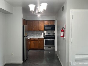 419 Cricket Ln in Woodbridge Township, NJ - Building Photo - Building Photo