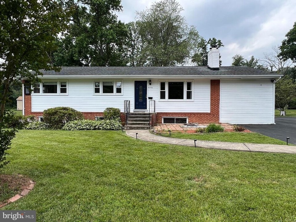 4200 Downing St in Annandale, VA - Building Photo