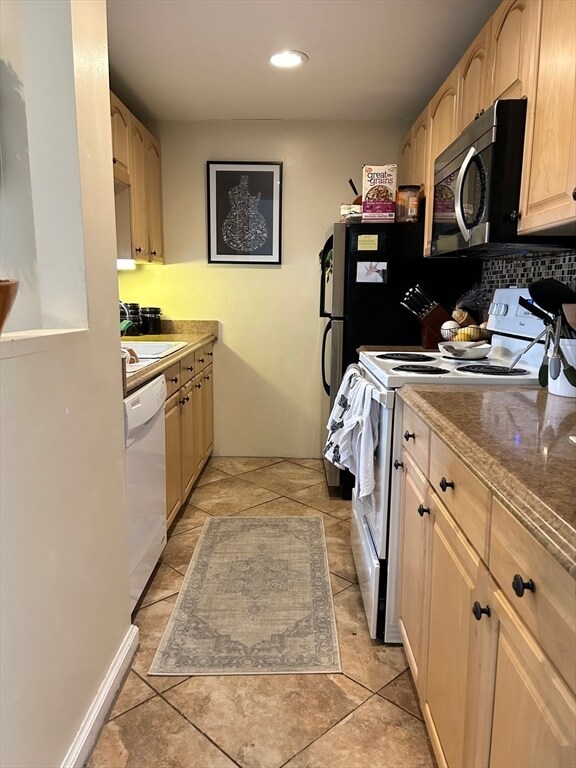 390 Riverway in Boston, MA - Building Photo - Building Photo