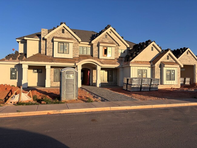 2752 S 240 W in Washington, UT - Building Photo - Building Photo