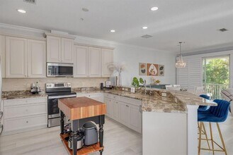 4603 Overlook Dr NE in St. Petersburg, FL - Building Photo - Building Photo