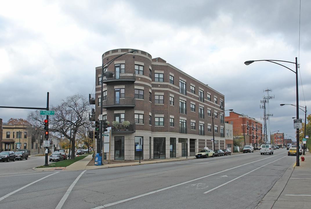 3420 N Elston Ave in Chicago, IL - Foto de edificio