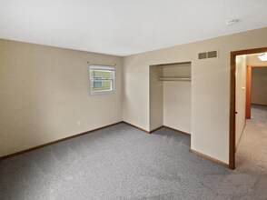 2343 Salem Ave in Grove City, OH - Building Photo - Building Photo