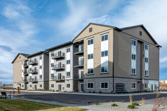 Yellowstone Landing in Belgrade, MT - Foto de edificio - Building Photo