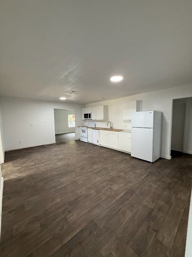 1205 S Georgia St in Orange, TX - Building Photo - Building Photo
