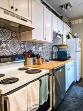 93 Marion St, Unit 8 in Brookline, MA - Building Photo - Building Photo