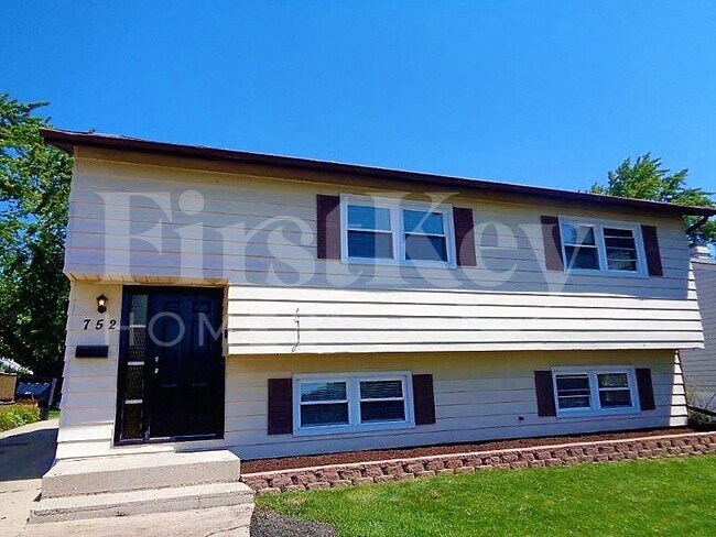 property at 752 W Hawley St