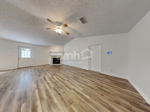 2661 Fox Creek Dr E in Jacksonville, FL - Building Photo - Building Photo