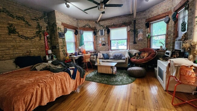 1919 W Berteau Ave in Chicago, IL - Building Photo - Building Photo