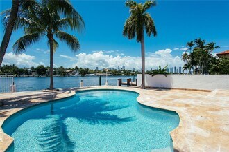 72 S Hibiscus Dr in Miami Beach, FL - Building Photo - Building Photo