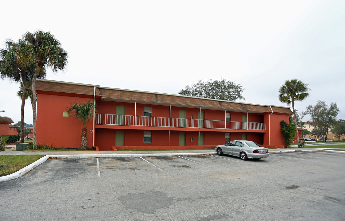 Lake Wales Garden in Lake Wales, FL - Foto de edificio