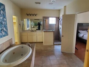 7143 Laguna Villas in Houston, TX - Building Photo - Building Photo