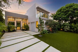 66 NW 50th St in Miami, FL - Building Photo - Building Photo
