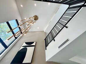 1003 NE Little River Dr in Miami, FL - Building Photo - Building Photo