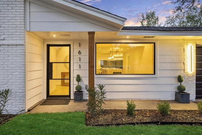 1611 Ridgehaven Dr in Austin, TX - Building Photo - Building Photo