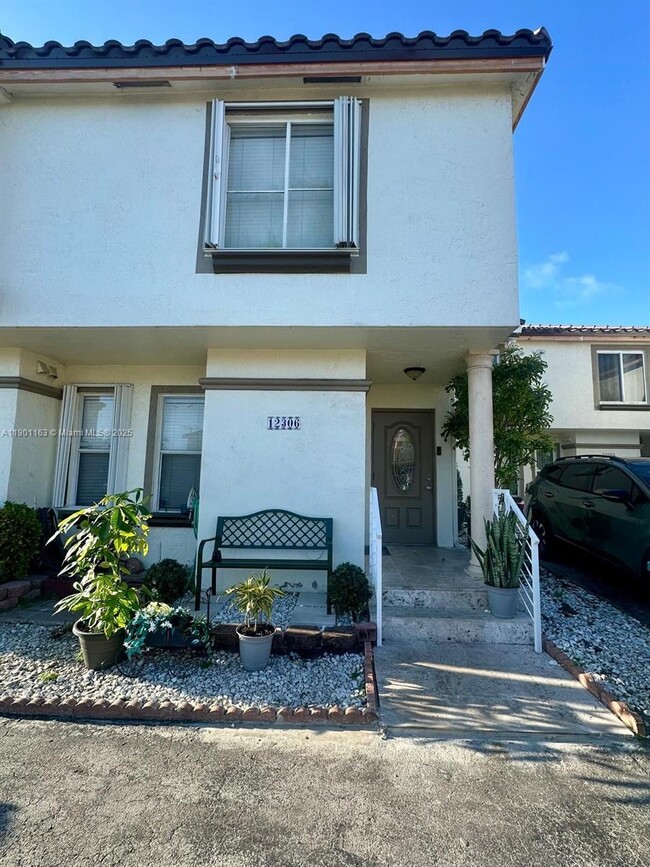 12306 NW 11th St in Miami, FL - Building Photo - Building Photo