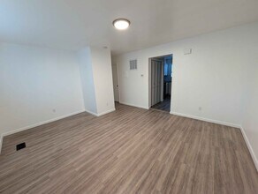 361 Park Creeke Ln in South Salt Lake, UT - Building Photo - Building Photo