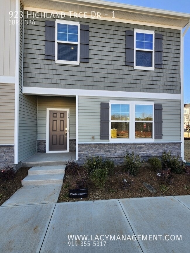 property at 923 Highland Trce Dr