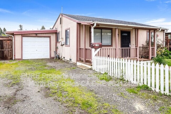1426 Olive St in Santa Rosa, CA - Building Photo - Building Photo