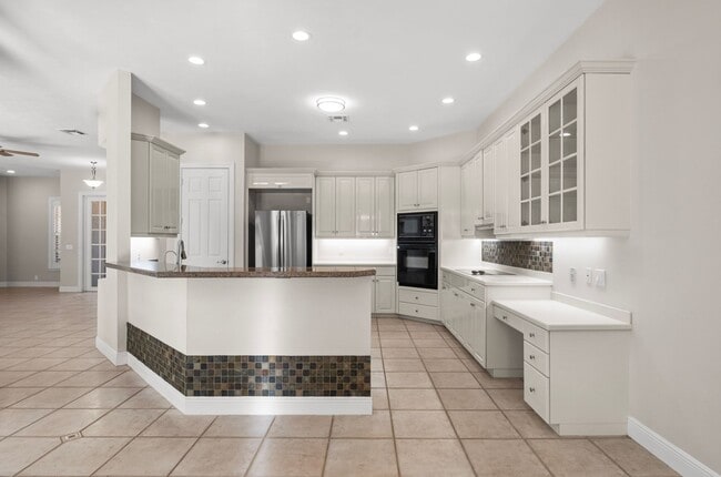 property at 6800 Hunters Rd