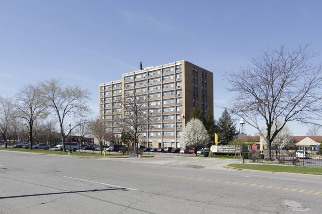 Renaissance Apartments and Towers in Hammond, IN - Foto de edificio - Building Photo