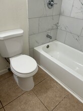 1 W Cameron St in Hanford, CA - Building Photo - Building Photo