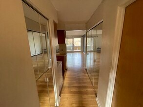 530 W Barry Ave, Unit 4G in Chicago, IL - Building Photo - Building Photo