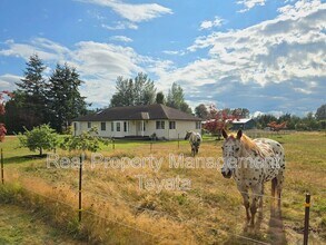 338 W King Tut Rd in Bellingham, WA - Building Photo - Building Photo