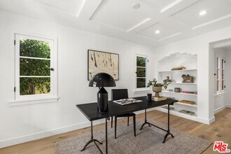 1064 S Alfred St in Los Angeles, CA - Building Photo - Building Photo