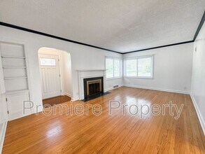 8619 Marty St in Overland Park, KS - Building Photo - Building Photo