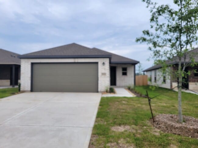 property at 14930 Dane Ct