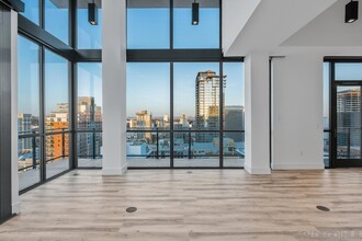 1440 Columbia St, Unit 2302 in San Diego, CA - Building Photo - Building Photo