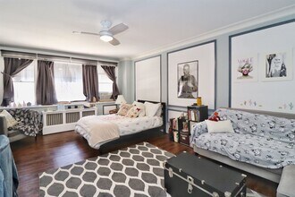 704 Washington St in Hoboken, NJ - Building Photo - Building Photo