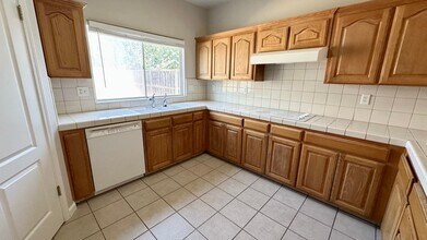 8962 N Matus Ave in Fresno, CA - Foto de edificio - Building Photo