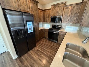 20770 NE Sierra Dr in Bend, OR - Building Photo - Building Photo