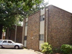 Marquis Apartments in Memphis, TN - Building Photo - Building Photo