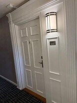 2 Hammond Pond Pky, Unit 203 in Chestnut Hill, MA - Building Photo