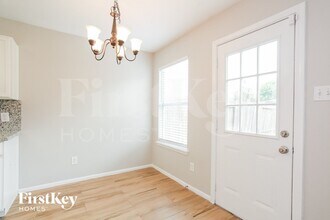 7135 Sedona Ct in Houston, TX - Foto de edificio - Building Photo