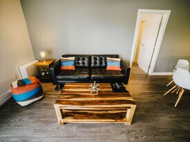 795 Sterling Lyon Pkwy in Winnipeg, MB - Building Photo