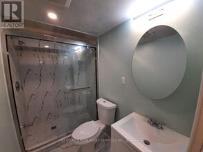 8 Headford Ave in Richmond Hill, ON - Building Photo - Building Photo