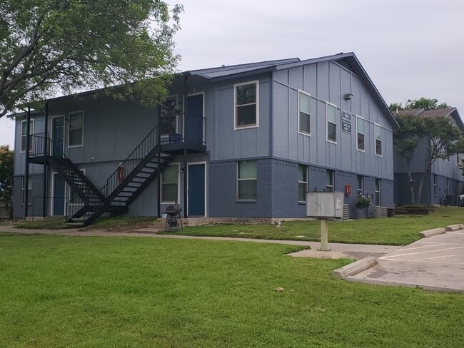 property at 1904 Roberts Cut Off Rd