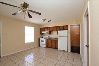 103 Mims Ave-Unit -1 in Laredo, TX - Building Photo - Building Photo